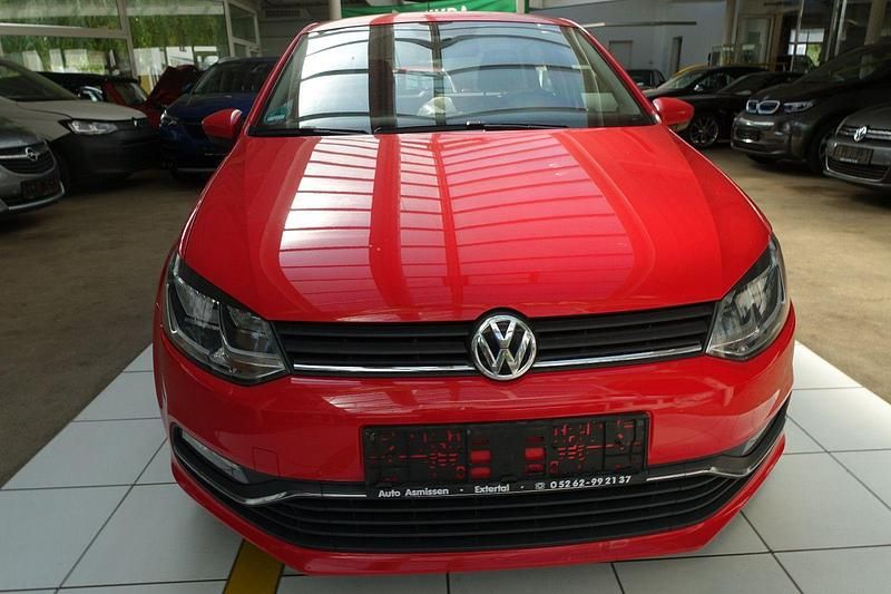 Rot Gebraucht 2015 VW Polo Comfortline Kleinwagen | 6.990 € (Guter Preis) - Bild 1/4