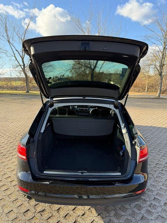 Gebraucht Audi A4 Design 150 PS (110 kW) 2018 Schwarz Kombi
