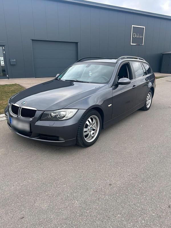 Gebraucht BMW 320 163 PS (119 kW) 2007 Grau Kombi