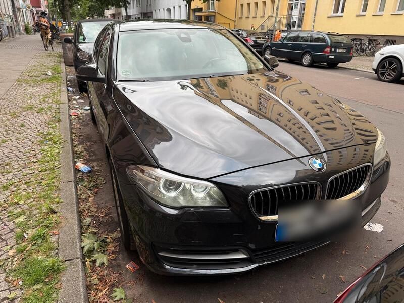 Grau Gebraucht 2016 BMW 520 Limousine | 11.700 € (Superpreis) - Bild 1/4