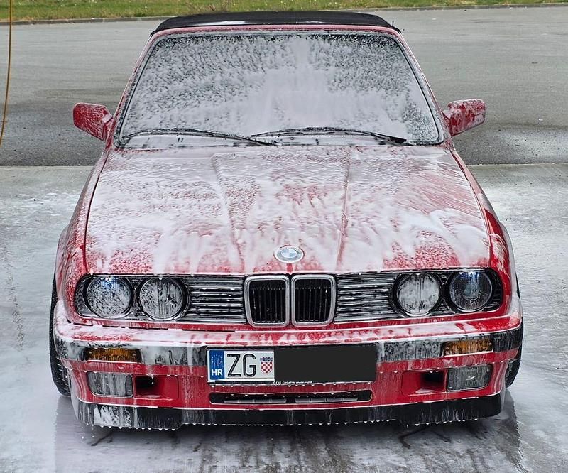 Rot Gebraucht 1991 BMW 325 Cabriolet Performance Cabrio | 30.000 € - Bild 1/4