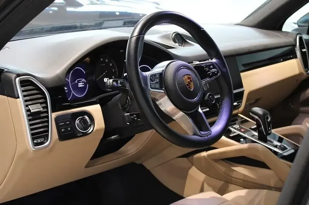 Gebraucht Porsche Cayenne 462 PS (339 kW) 2022 Grau SUV