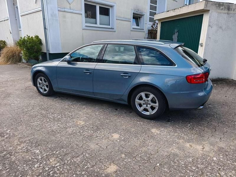 Gebraucht Audi A4 Ambiente 179 PS (131 kW) 2009 Blau Kombi