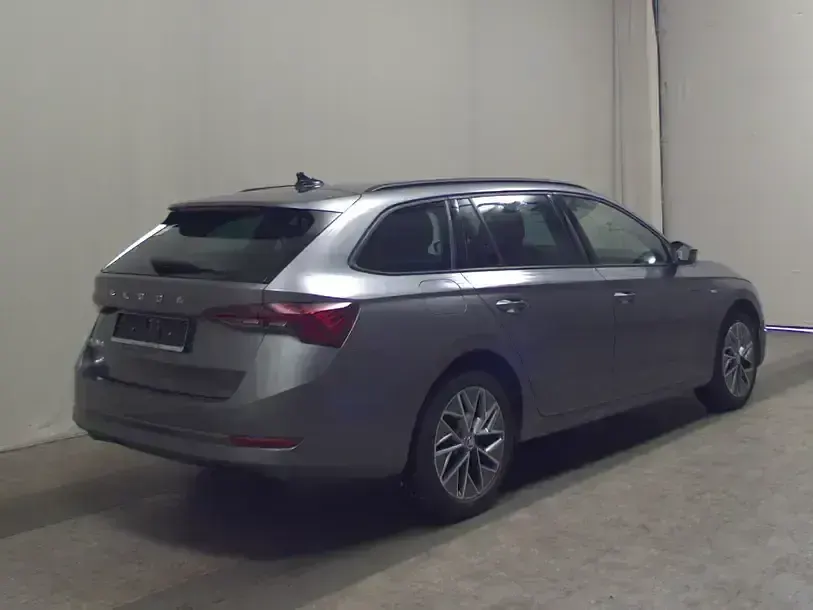 Gebraucht Skoda Octavia Ambition 150 PS (110 kW) 2023 Grau Kombi