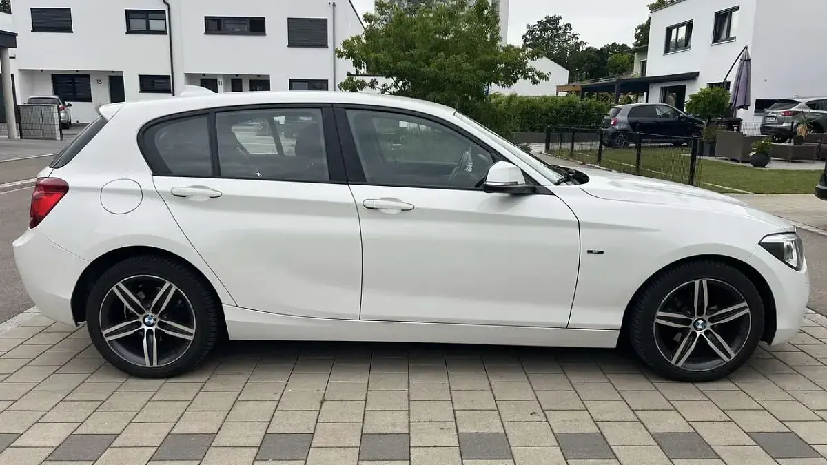 Gebraucht BMW 116 Sport Line 136 PS (100 kW) 2013 Weiß Kleinwagen