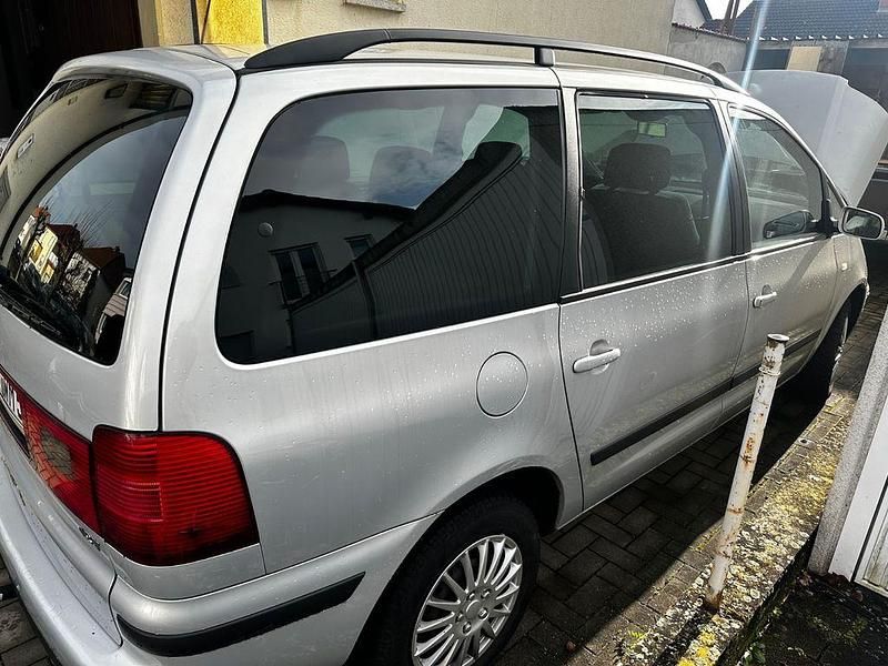 Gebraucht VW Sharan Basis 150 PS (110 kW) 2000 Grau Van / Kleinbus