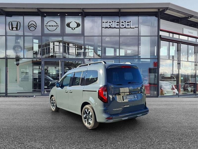 Neu Nissan Townstar N-Connecta 131 PS (96 kW) 2025 Grau Van