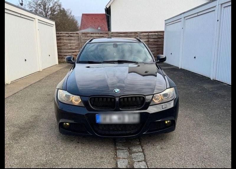 Gebraucht BMW 330 Performance 400 PS (294 kW) 2011 Schwarz Kombi