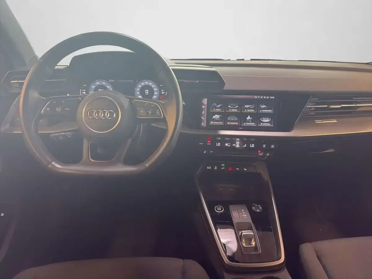 Gebraucht Audi A3 S-Line 204 PS (150 kW) 2022 Tangorot metallic Limousine
