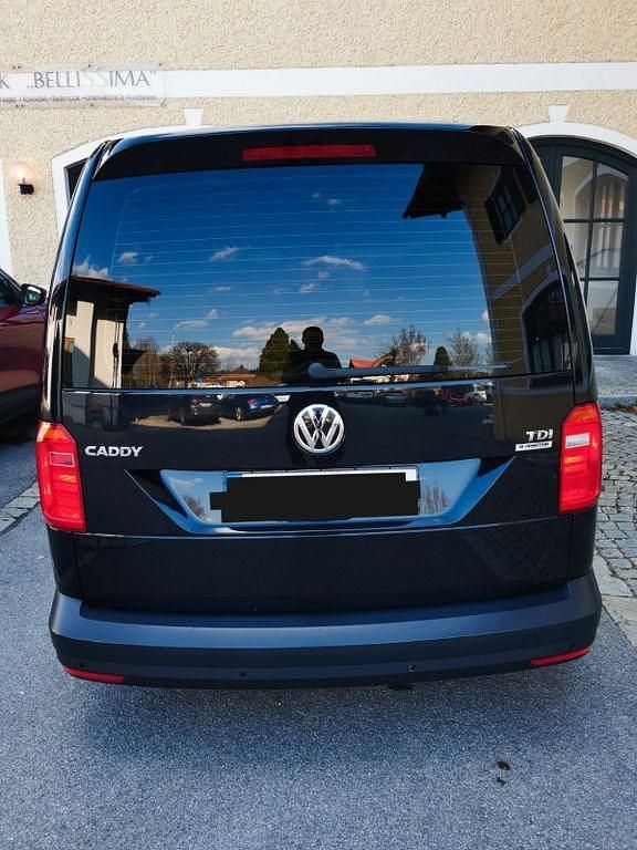 Gebraucht VW Caddy 102 PS (75 kW) 2015 Schwarz Van / Kleinbus