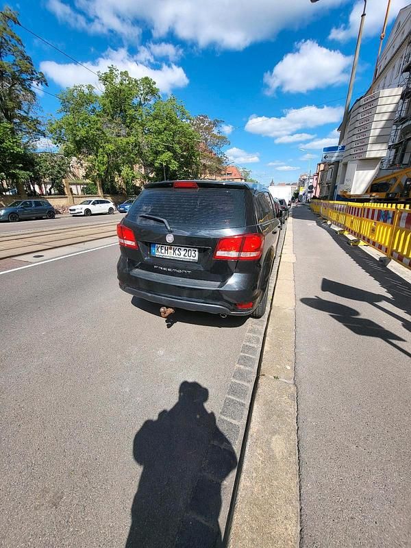 Schwarz Gebraucht 2012 Fiat Freemont SUV | 5.500 € (Superpreis) - Bild 1/4