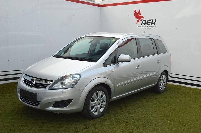Silber Gebraucht 2012 Opel Zafira Family Van / Kleinbus | 5.990 € (Fairer Preis) - Bild 1/4