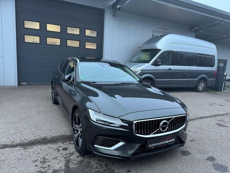 Pine grey Gebraucht 2020 Volvo V60 Inscription Kombi | 29.950 € (Guter Preis) - Bild 1/4