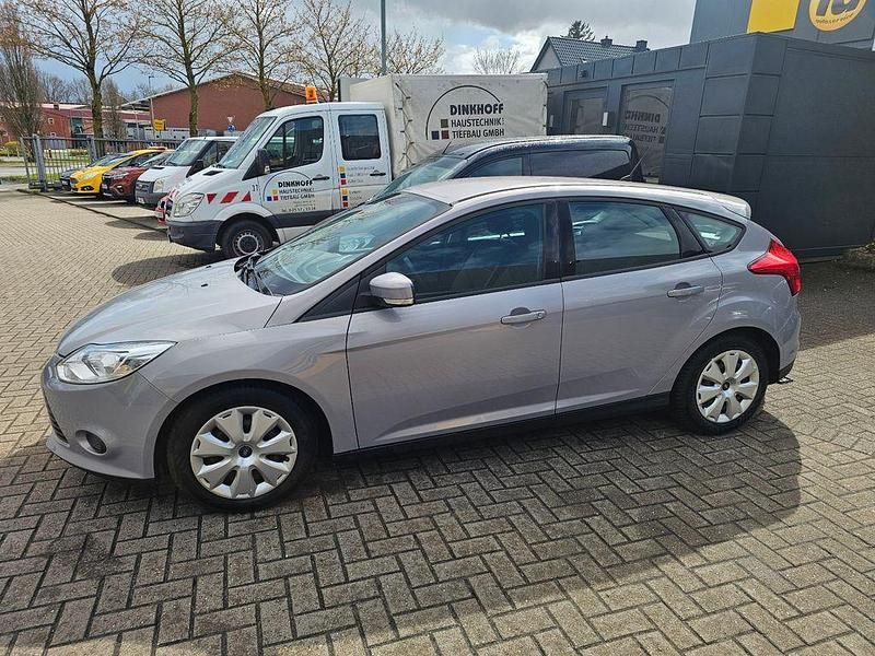 Gebraucht Ford Focus Trend 95 PS (69 kW) 2011 Grau Limousine
