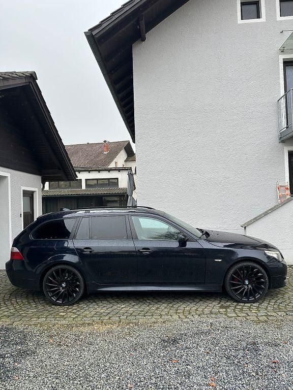 Schwarz Gebraucht 2005 BMW 530 M Sport Limousine | 6.000 € (Fairer Preis) - Bild 1/4