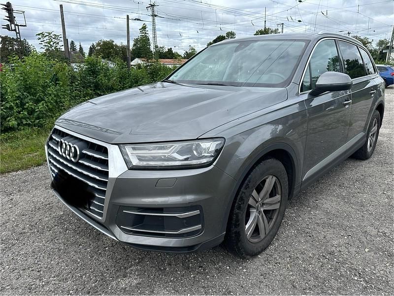 Grau Gebraucht 2016 Audi Q7 SUV | 29.900 € (Superpreis) - Bild 1/4