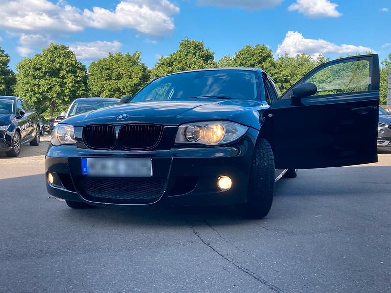 Schwarz Gebraucht 2006 BMW 116 Sport Line Kleinwagen | 2.400 € (Fairer Preis) - Bild 1/4
