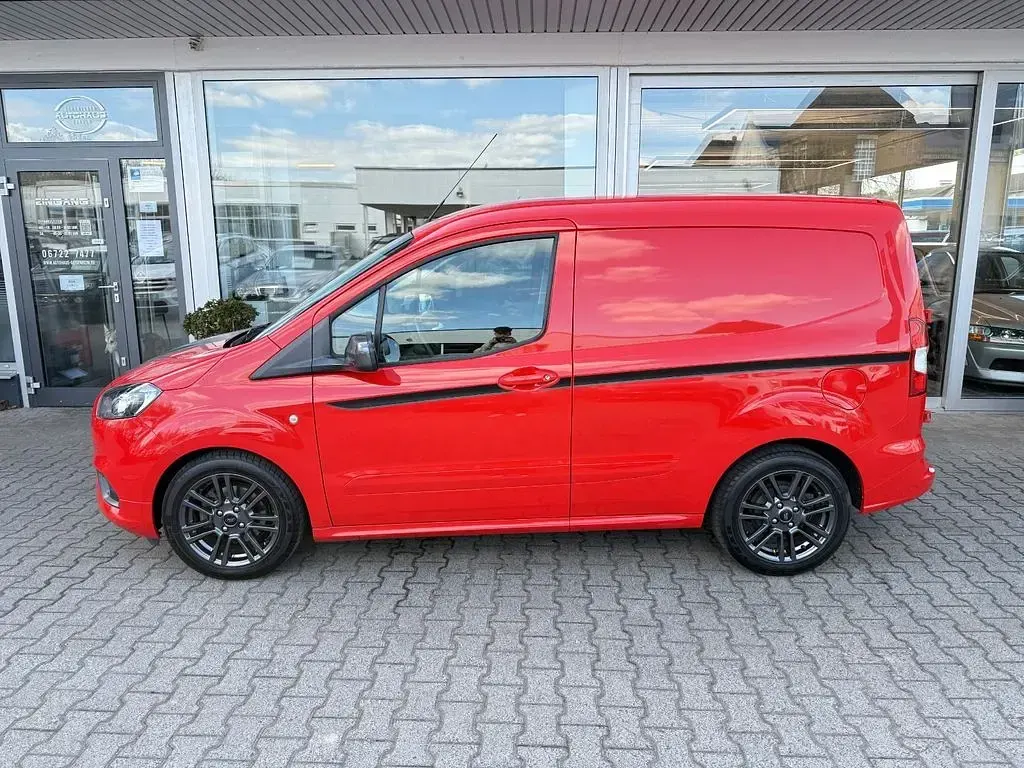 Gebraucht Ford Transit Sport 101 PS (74 kW) 2023 Rot Van / Kleinbus