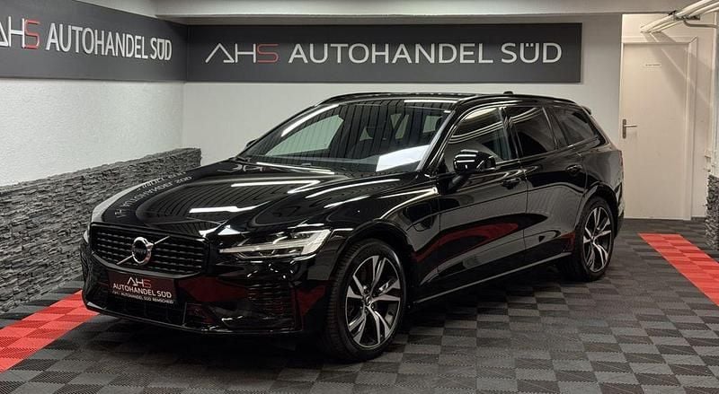 Schwarz Gebraucht 2021 Volvo V60 R-Design Kombi | 29.999 € (Superpreis) - Bild 1/4