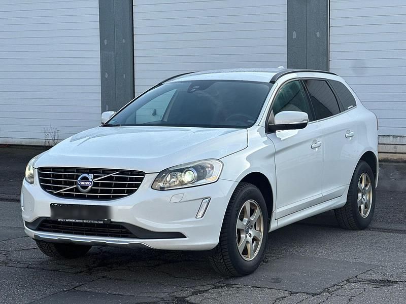 Weiß Gebraucht 2013 Volvo XC60 SUV | 8.490 € (Etwas zu teuer) - Bild 1/4