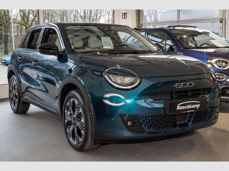 Gebraucht Fiat 600E La Prima 114 kW (156 PS) 2025 Grün SUV