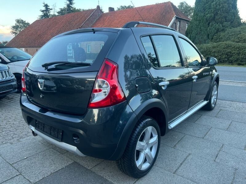 Używany Dacia Sandero Stepway 84 KM (61 kW) 2012 Szary Hatchback