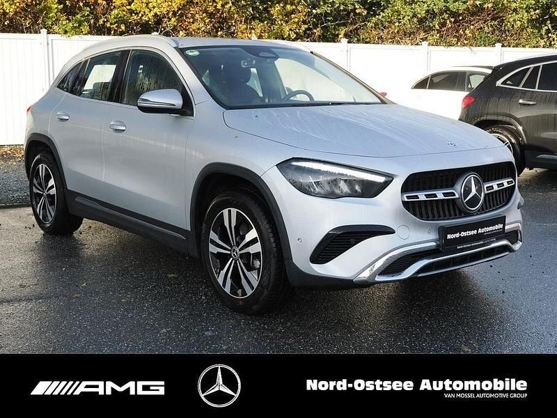 Gebraucht Mercedes GLA200 Progressive 150 PS (110 kW) 2025 Metalliclack hightechsilber SUV