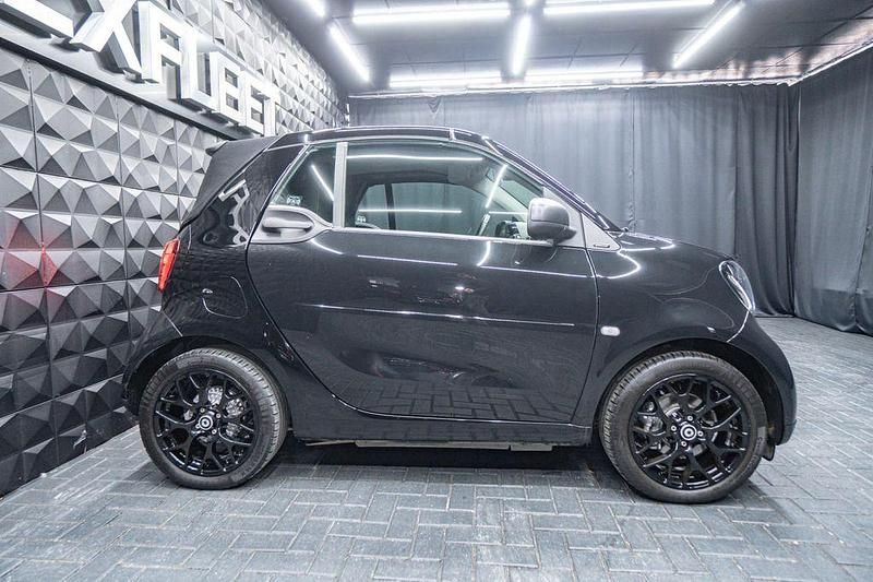 Gebraucht Smart ForTwo Cabrio 90 PS (66 kW) 2018 Schwarz Cabrio