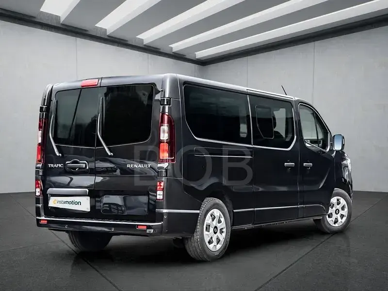 Gebraucht Renault Trafic 150 PS (110 kW) 2025 Schwarz Van / Kleinbus