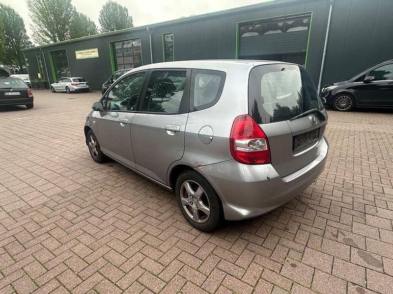 Silber Gebraucht 2008 Honda Jazz Kleinwagen | 880 € (Fairer Preis) - Bild 1/4