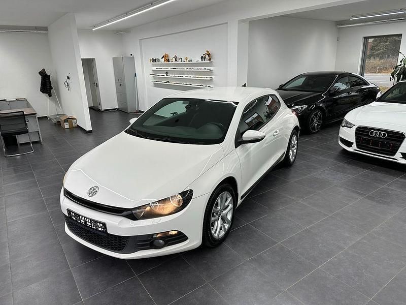 Weiß Gebraucht 2009 VW Scirocco Sport Coupé | 3.400 € - Bild 1/4