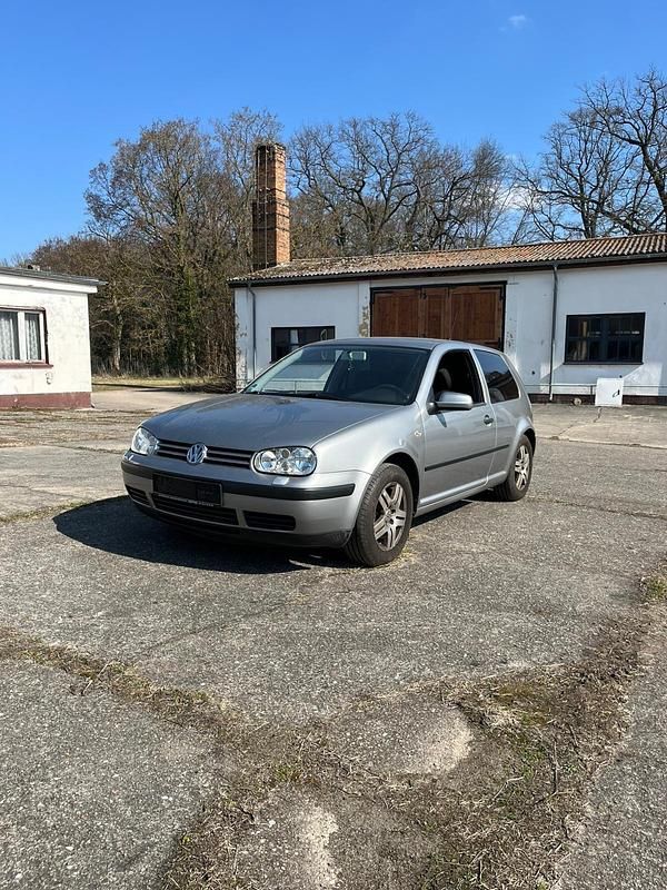 Gebraucht VW Golf IV 75 PS (55 kW) 2003 Silber Kleinwagen