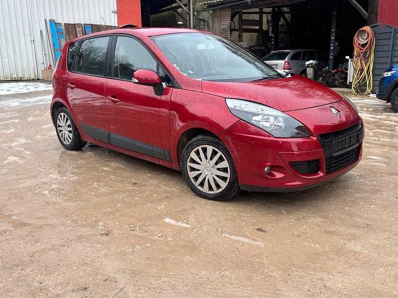 Gebraucht Renault Mégane 106 PS (77 kW) 2010 Rot Limousine