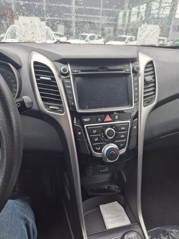 Gebraucht Hyundai i30 Classic 99 PS (72 kW) 2013 Blau Limousine