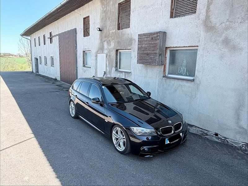 Używany BMW 330 Performance 245 KM (180 kW) 2010 Czarny Kombi