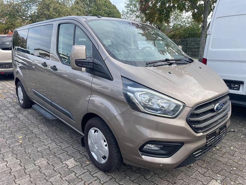 Gebraucht Ford Transit 131 PS (96 kW) 2018 Gold Van / Kleinbus