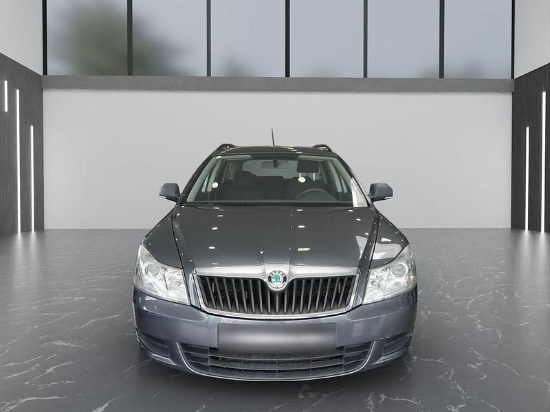 Gebraucht Skoda Octavia Ambition 122 PS (89 kW) 2012 Grau Kombi