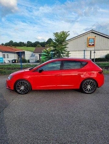 Gebraucht Seat Leon Style 105 PS (77 kW) 2013 Rot Limousine