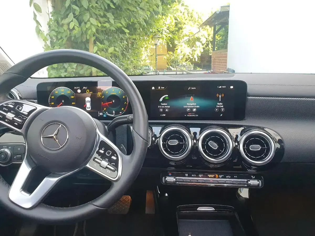 Gebraucht Mercedes CLA180 136 PS (100 kW) 2022 Grau Coupé