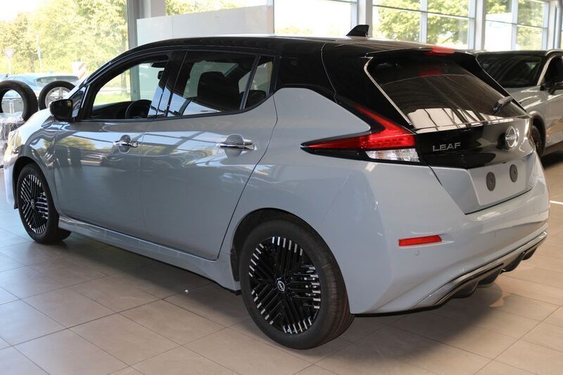 Gebraucht Nissan Leaf N-Connecta 110 kW (150 PS) 2023 Grau Kleinwagen