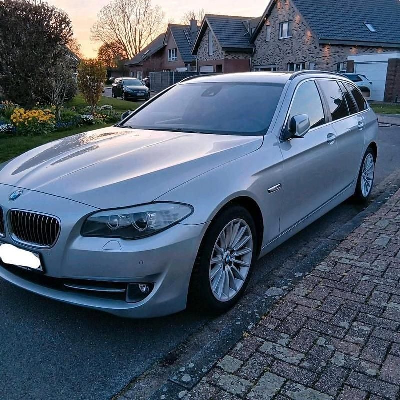 Gebraucht BMW 523 204 PS (150 kW) 2010 Silber Kombi