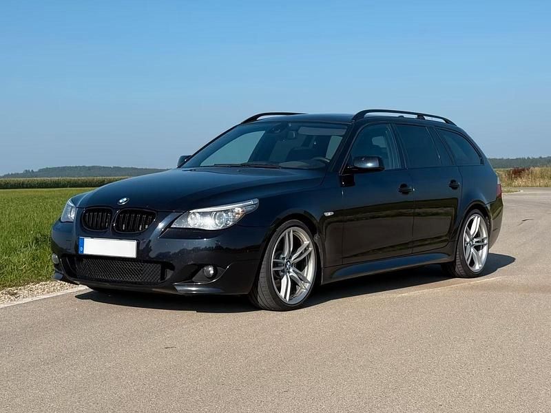 Schwarz Gebraucht 2008 BMW 530 M Sport Kombi | 12.690 € - Bild 1/4