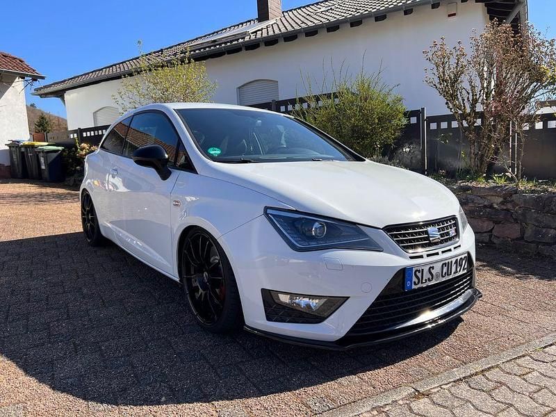 Weiß Gebraucht 2016 Cupra Ibiza Kleinwagen | 13.350 € (Fairer Preis) - Bild 1/4