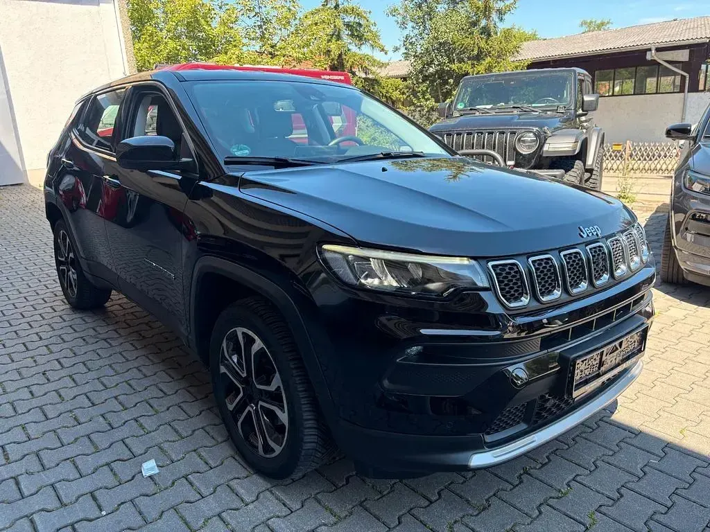 Gebraucht Jeep Compass Altitude 131 PS (96 kW) 2024 Schwarz SUV