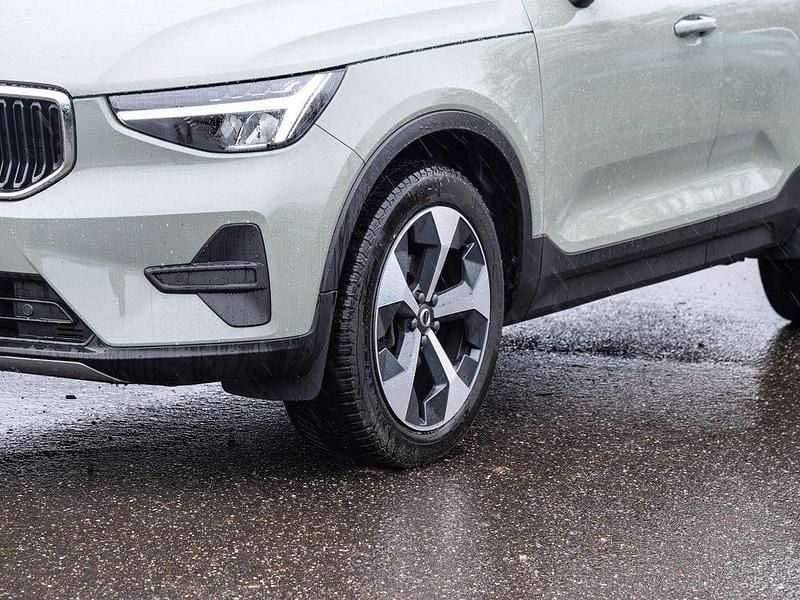 Gebraucht Volvo XC40 Core 129 PS (94 kW) 2023 Gruen SUV