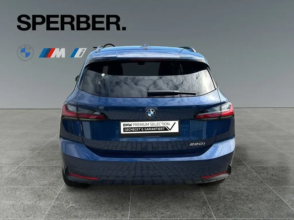 Gebraucht BMW 220 156 PS (114 kW) 2025 Blau Van / Kleinbus