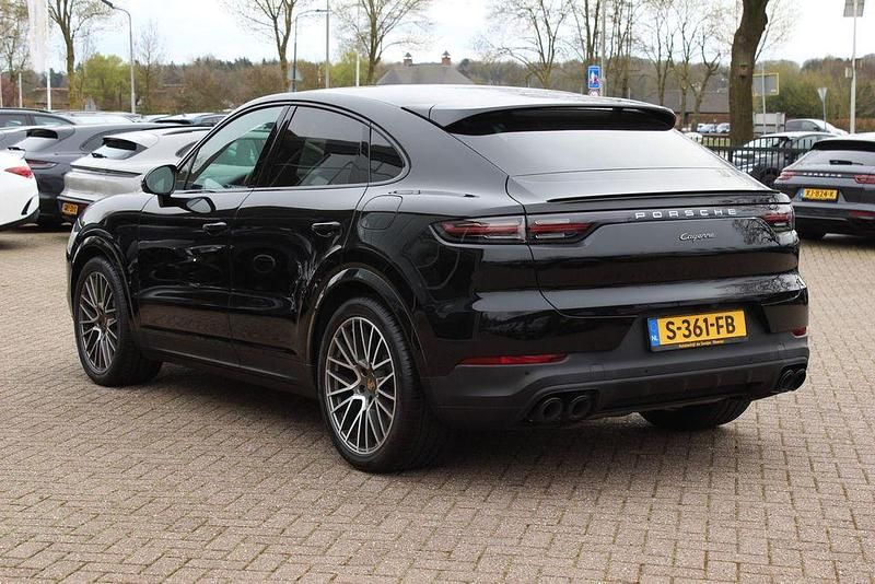 Second-hand Porsche Cayenne Platinum Edition 2023 Negru SUV