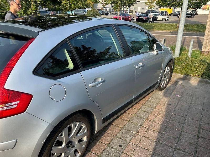 Silber Gebraucht 2006 Citroën C4 Comfort Limousine | 2.880 € (Teuer) - Bild 1/4