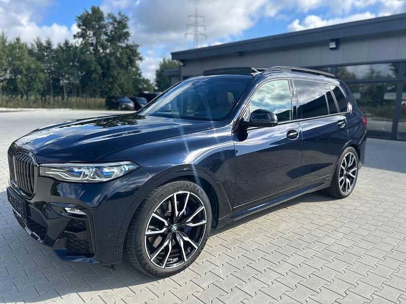 Schwarz Gebraucht 2022 BMW X7 M Sport SUV | 73.989 € (Fairer Preis) - Bild 1/4