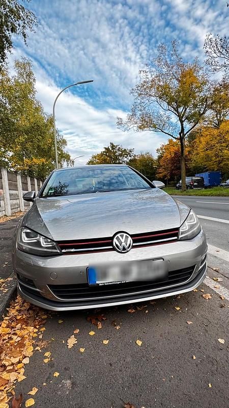 Grün Gebraucht 2014 VW Golf VII Kleinwagen | 8.000 € (Fairer Preis) - Bild 1/4